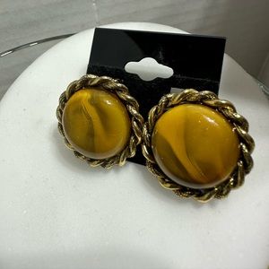 Selini vintage clip on earrings gold tone